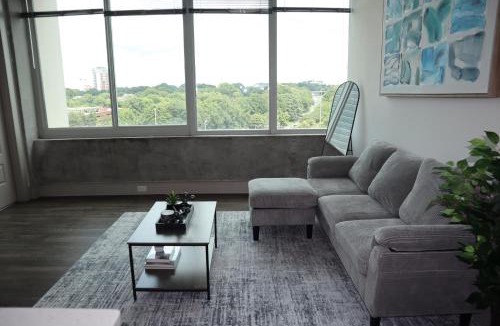 Peachtree Center Apartment | High-Rise Stay Downtown Atlanta
