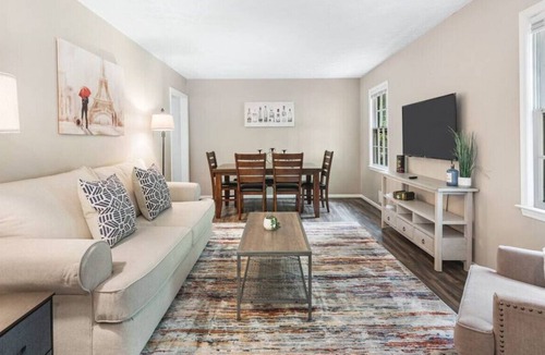 East Cobb House | High Speed Internet in Quiet East Cobb Home