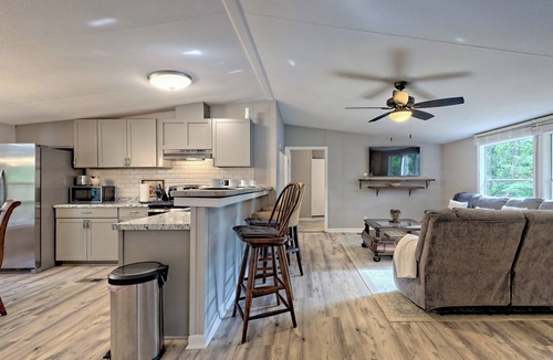 Wiley House | Hike Tallulah Gorge from Modern Secluded retreat