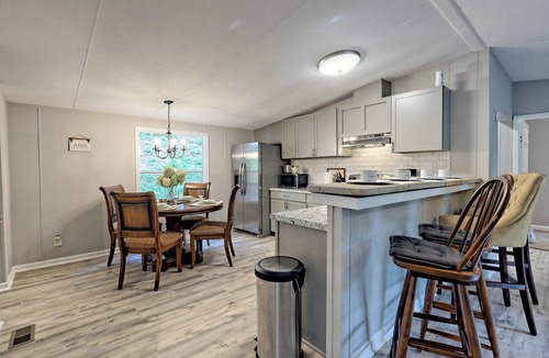 Wiley House | Hike Tallulah Gorge from Modern Secluded retreat