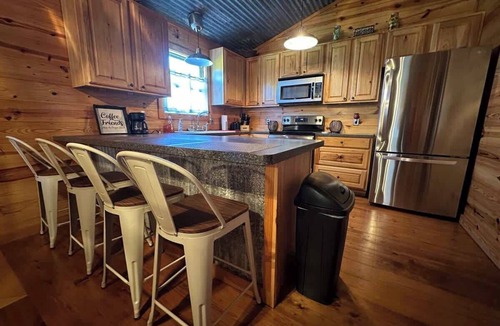 Longview Cabin | Hillside Hideaway Sum