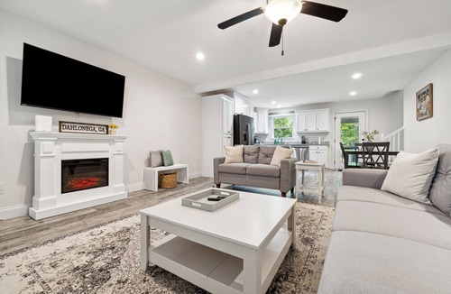 Dahlonega House | HILLTOP HAVEN~9 Minutes to Dahlonega Square~Wineries~Arcade~Fire Pit