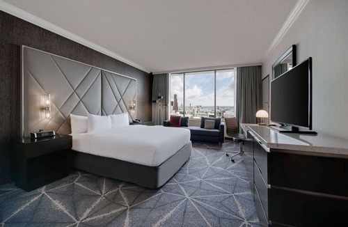 Peachtree Center Hotel | Hilton Atlanta