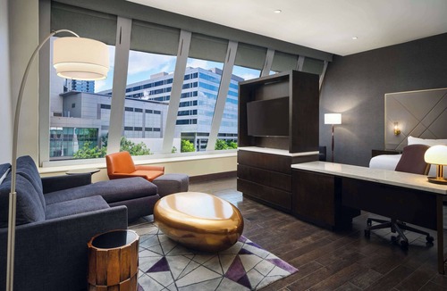 Peachtree Center Hotel | Hilton Atlanta