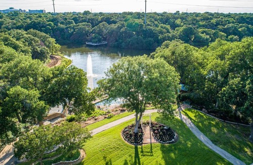 Grapevine Hotel | Hilton DFW Lakes Executive Conference Center
