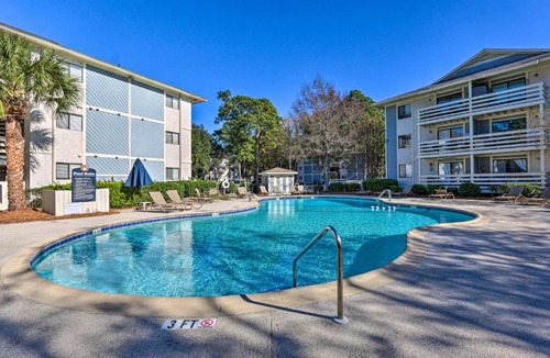 Folly Field House | Hilton Head Condo: Pool, Hot Tub & Tennis Access!