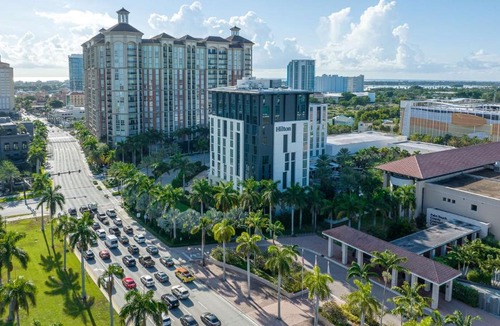 Downtown West Palm Beach Hotel | Hilton West Palm Beach