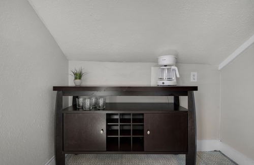 Downtown House | Historic 2 Bedroom Downtown Apartment