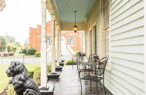 Anderson Bed & Breakfast | Historic B&B with delicious meals in charming Anderson