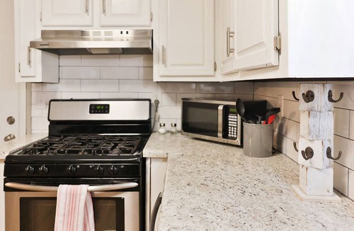 Oxford House | Historic Downtown Oxford 3BR/2BA w/King