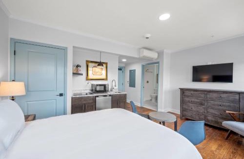 Conway House | Historic Elegance Loft in Downtown Conway
