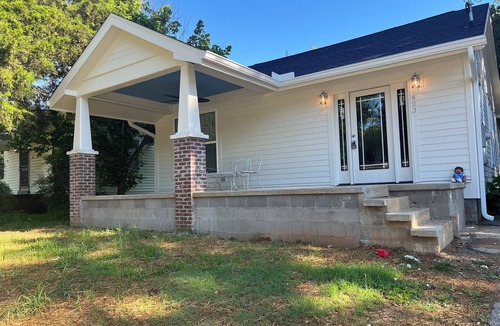 Jackson House | Historic home in the heart of Jackson, TN. Minutes away from downtown.