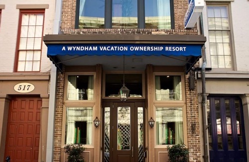 Central Business District Resort | Historic hotel - walking distance from Bourbon Street