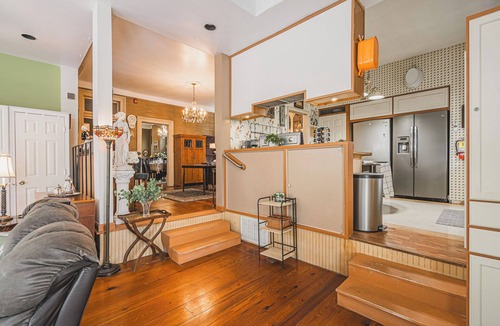Thomas Square House | Historic landmark 4-bed 4 bath house in marvelous Savannah with free parking!