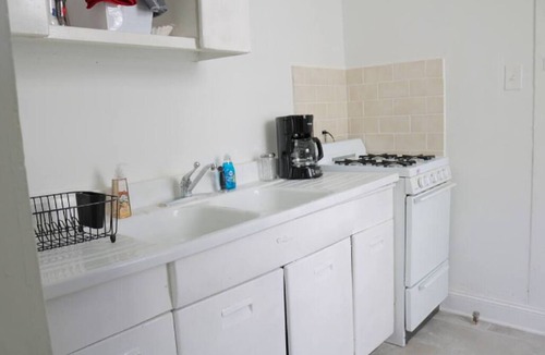Lower Garden District Apartment | Historic Lower Garden District 1BR Near St. Charles Streetcar