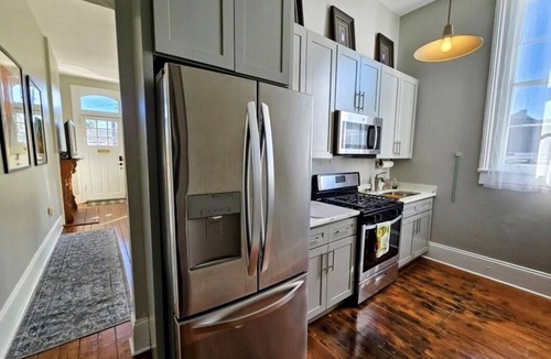 Touro Condo | Historic Uptown 2-bedroom condo New Orleans Mardi Gras
