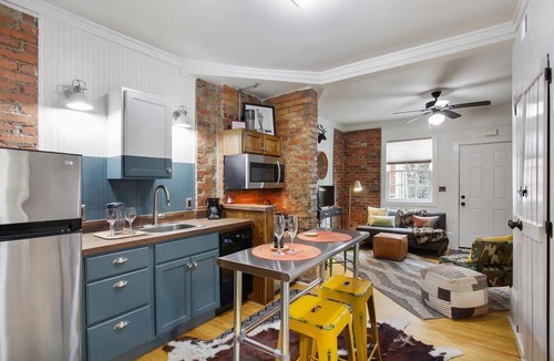 Savannah Victorian District Apartment | Historic Victorian District Retreat Sleeps 9!