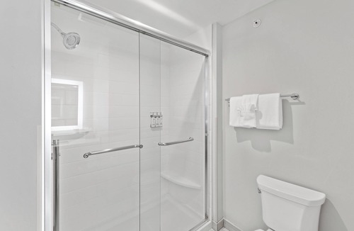 White Hall Hotel | Holiday Inn Express and Suites White Hall by IHG