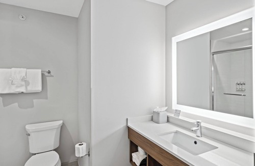 White Hall Hotel | Holiday Inn Express and Suites White Hall by IHG