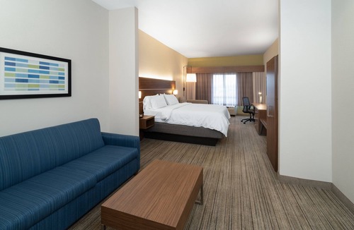 Talladega Hotel | Holiday Inn Express Hotel & Suites Talladega by IHG