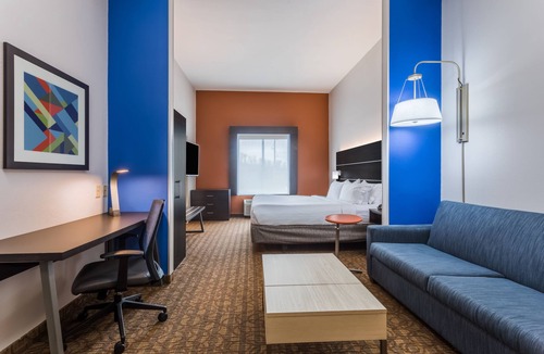 Bremen Hotel | Holiday Inn Express Hotel & Suites Bremen by IHG