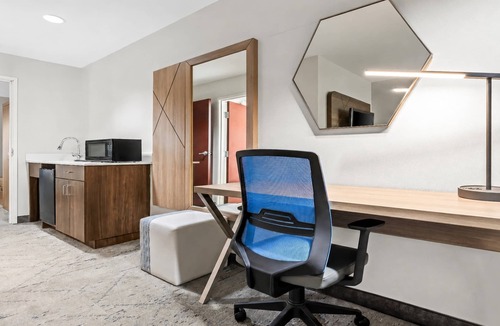 Florence Hotel | Holiday Inn Express Hotel & Suites FLORENCE NORTHEAST by IHG