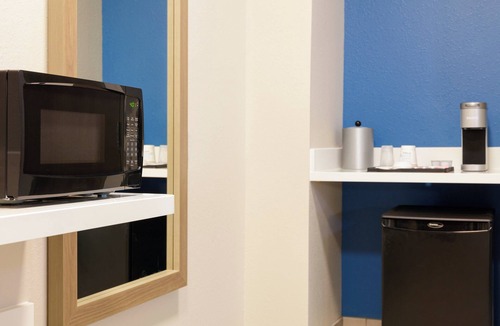 Covington Hotel | Holiday Inn Express & Suites Covington by IHG