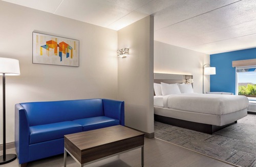 Tuscaloosa Hotel | Holiday Inn Express & Suites Tuscaloosa-University by IHG