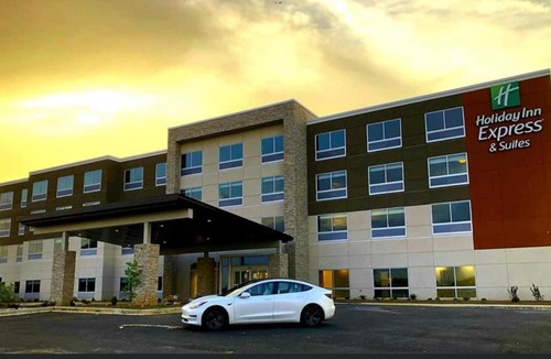 Withrow Hotel | Holiday Inn Express & Suites - Bardstown by IHG