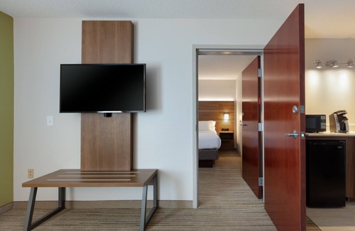 Harold Hotel | Holiday Inn Express & Suites Milton East I-10 by IHG