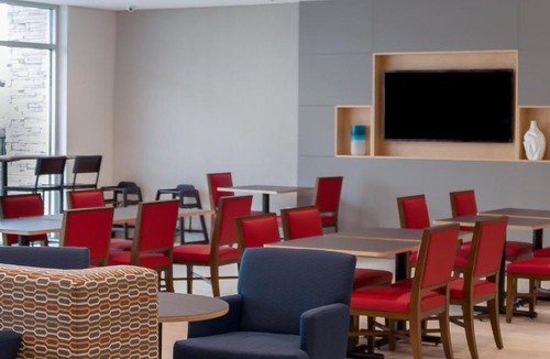 Tampa Hotel | Holiday Inn Express & Suites - Tampa East - Ybor City by IHG