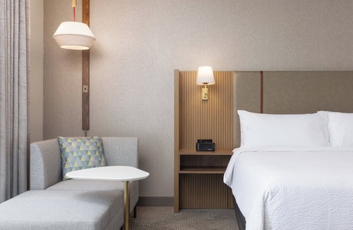 Montgomery Hotel | Holiday Inn Montgomery Airport South by IHG