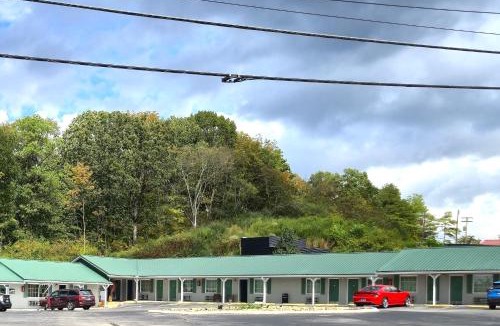 Cleveland Hotel | Holiday Motel by Belvilla Cleveland, TN
