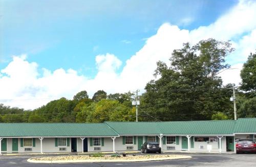 Cleveland Hotel | Holiday Motel by Belvilla Cleveland, TN