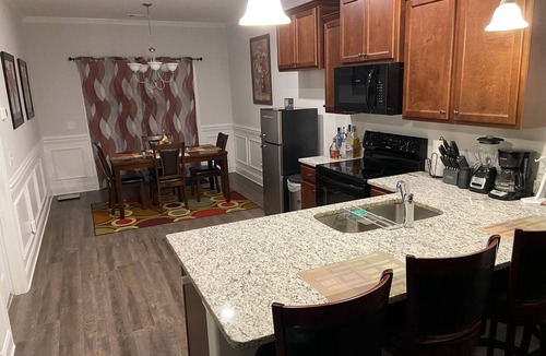 Port Wentworth House | Home Away from Home>4Br3.5BathParkBikeTrailPoolGymPondCamerasWiFi