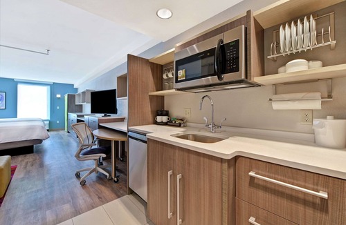 West Palm Beach Hotel | Home2 Suites by Hilton West Palm Beach Airport, FL