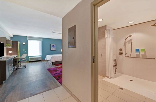 West Palm Beach Hotel | Home2 Suites by Hilton West Palm Beach Airport, FL