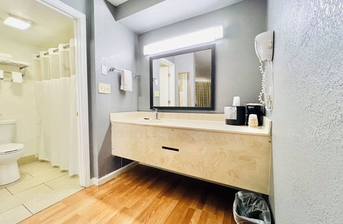 Berea Hotel | Hometown INN