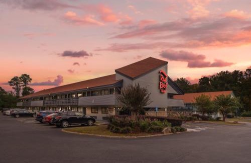 Conestee Hotel | HomeTowne Studios by Red Roof Greenville