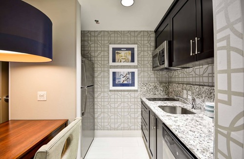 Five Points South Hotel | Homewood Suites by Hilton Birmingham Downtown Near UAB