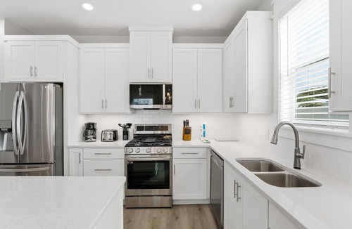 Bid-a-wee Beach House | Horizon Dreams | Duplex One Block from Beach w. Two Pools