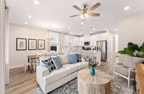 Bid-a-wee Beach House | Horizon Dreams | Duplex One Block from Beach w. Two Pools