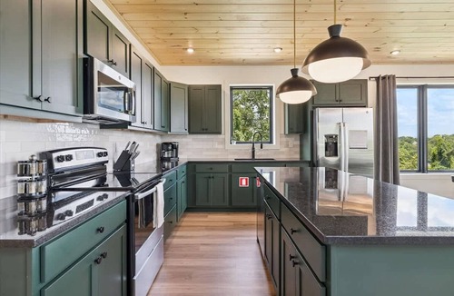 Sevierville Apartment | Horizons Ahead Mountain Home by Beyond Expectations With Pool