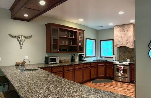 Canton House | HORSE FARM ON PRIVATE 22 ACRES + TROUT POND