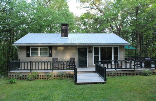 Highlands House | Horseshoe View Cabin: Pet-Friendly Highlands Home w/Deck & Firepit Table
