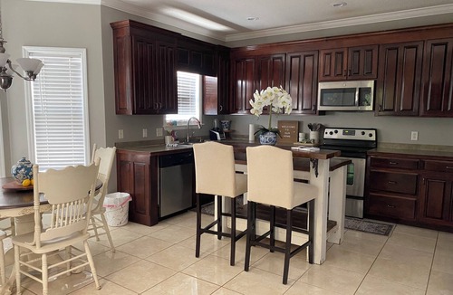 Valdosta House | Hosted home 2 minutes off I-75 Northlake Community-private 2BR/1BA & keyless pad