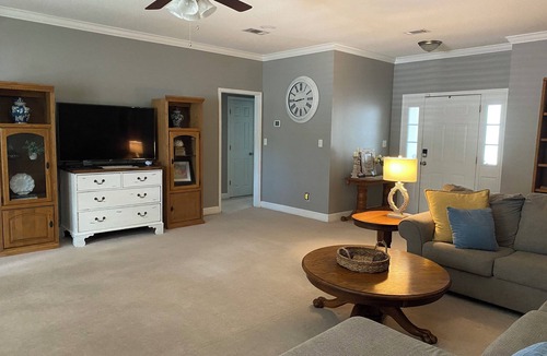 Valdosta House | Hosted home 2 minutes off I-75 Northlake Community-private 2BR/1BA & keyless pad