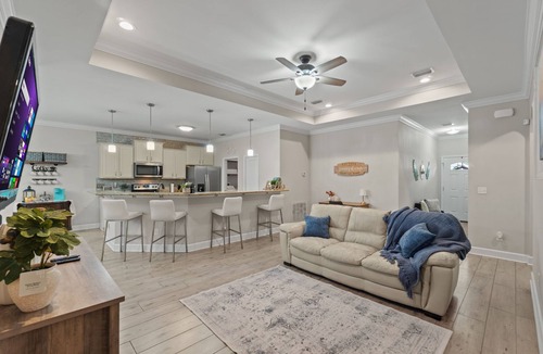 Navarre House | Hot Tub/Fire Pit/Star Wars Room/Military Friendly