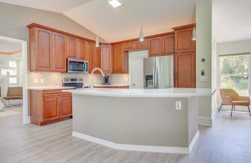North Port House | Hot Tub, Game Room, Fire Pit, Rays, Braves Spring