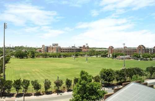 College Town Hotel | Hotel Indigo Tallahassee - Collegetown by IHG